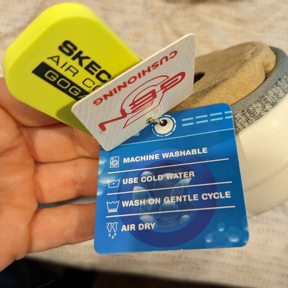 NWOB Sketchers slip ons 8 - Picture 4 of 4